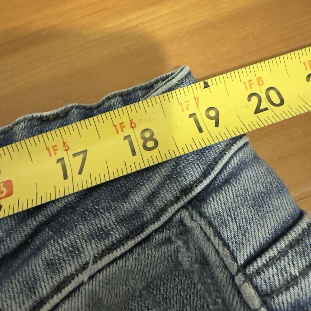 Vervet Los Angeles Distressed Straight Leg Jeans Light Wash Plus Size 18 - Picture 5 of 6